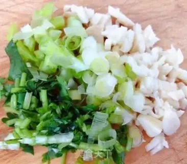 Make Hot cabbage sausage fried pastry step 3