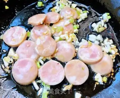 Make Hot cabbage sausage fried pastry step 6