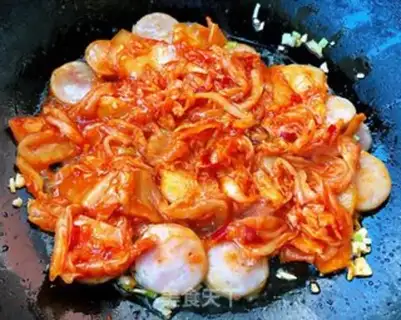 Make Hot cabbage sausage fried pastry step 7