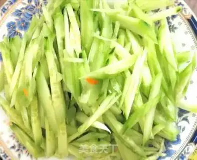 Make Old Beijing noodles step 3