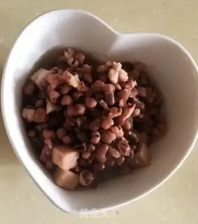 Make Nuts and yogurt step 0