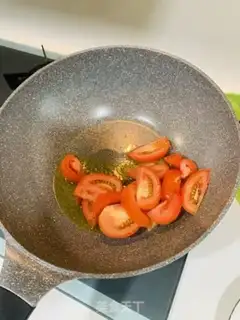 Make Tofu soup with tomatoes step 0