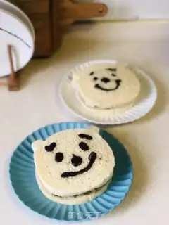 Make Bear toast sandwich step 8