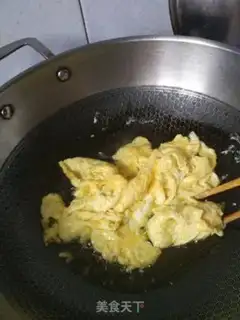 Make Scrambled eggs step 2
