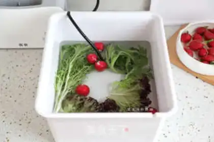 Make Low fat ham salad step 1