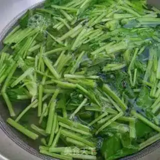 Make A spinach fan step 3
