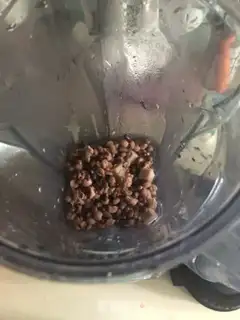 Make Cream rice strawberries step 1