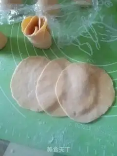 Make Pumpkin roses step 5