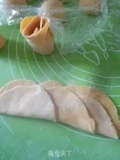 Make Pumpkin roses step 6