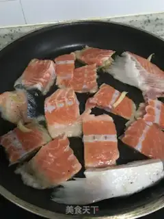 Make Fried salmon bones step 2
