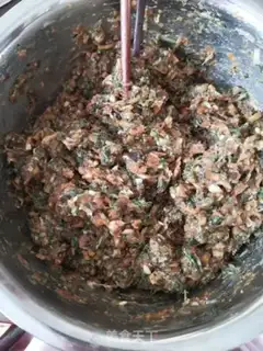 Make Wild-weed seafood pans step 1