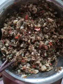 Make Wild-weed seafood pans step 2