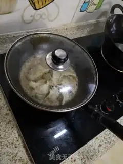 Make Wild-weed seafood pans step 4