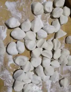 Make Cream egg shrimp dumplings step 5