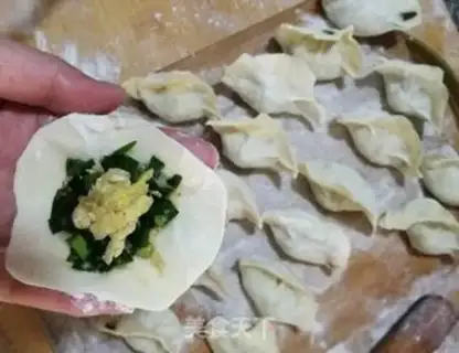 Make Cream egg shrimp dumplings step 7