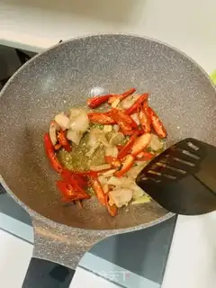 Make Five flowers, pepper beans step 1