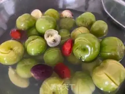 Make An appetizer plum step 1