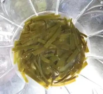 Make Red bean green bean seaweed soup step 3