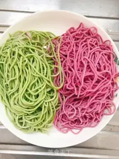 Make Vegetable egg noodles step 0