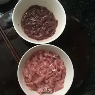 Make Pork liver and skinny Tommy powder step 0