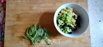 Make Five-coloured noodles step 2
