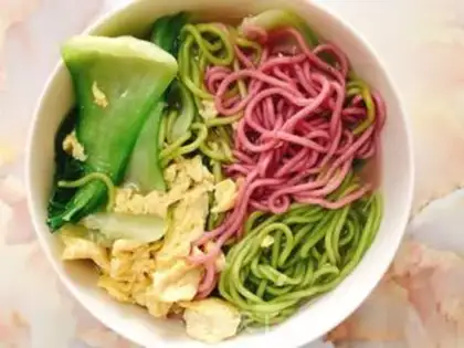 Make Vegetable egg noodles step 4