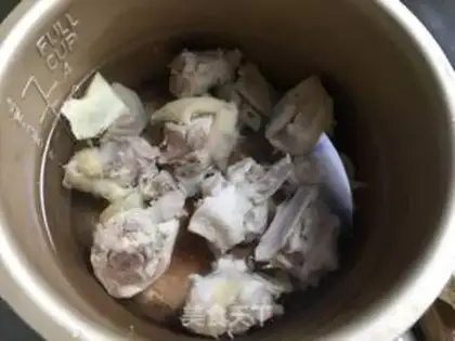Make Fishball chicken soup step 2