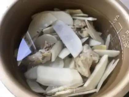 Make Fishball chicken soup step 4
