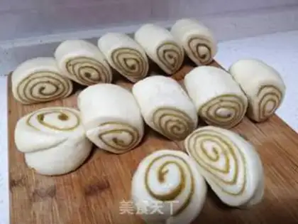 Make Pumpkin roll step 8