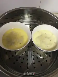 Make Silver fish steamed eggs step 3