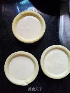 Make Sweet raisins and eggs step 1