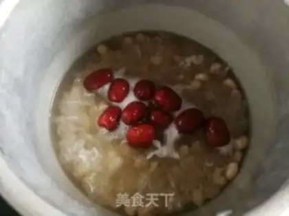Make "The silver spoon of the Lotus peanut date." step 2