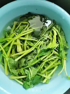 Make Spinach fried meat step 2