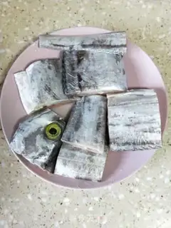 Make Pepper salted fish step 1