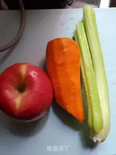 Make The celery of vegetable juice step 0
