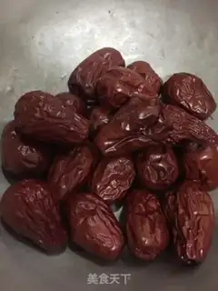 Make A date cake step 1
