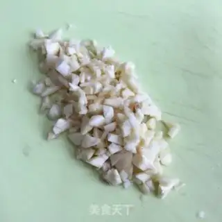 Make Garlic pickles step 1