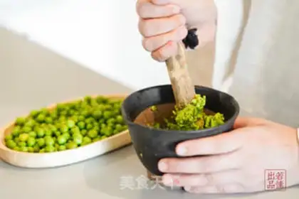 Make Peas rolls step 2