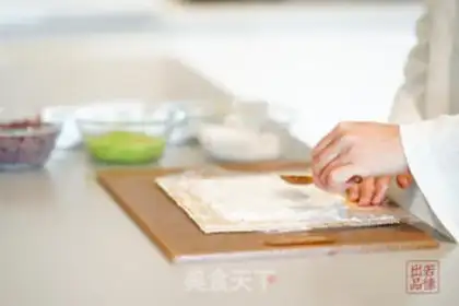 Make Peas rolls step 4