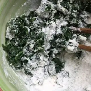 Make Spinach bacon omelet step 5