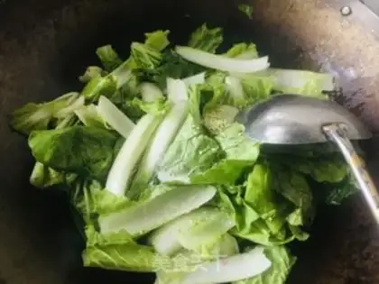 Make Garlic cabbage step 4
