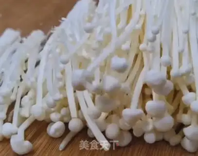 Make Golden mushrooms and bean rolls step 0