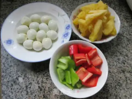 Make Pineapple fried eggs step 0