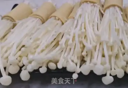 Make Golden mushrooms and bean rolls step 2