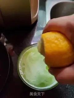 Make Celery cucumber juice step 4