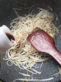 Make Jealous green bean sprouts step 4