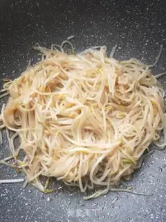 Make Jealous green bean sprouts step 5