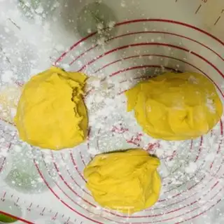 Make Pumpkin buns step 5