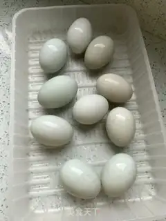 Make A duck egg step 1