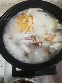 Make Red milk, white fish soup step 4